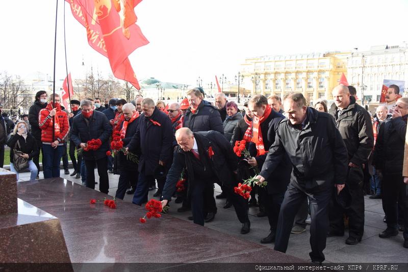 Великому Октябрю 1917 года - Слава!