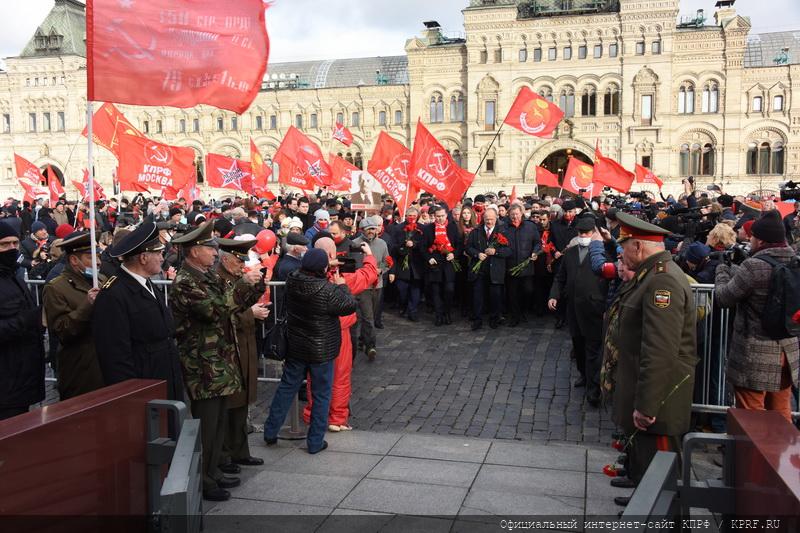 Великому Октябрю 1917 года - Слава!