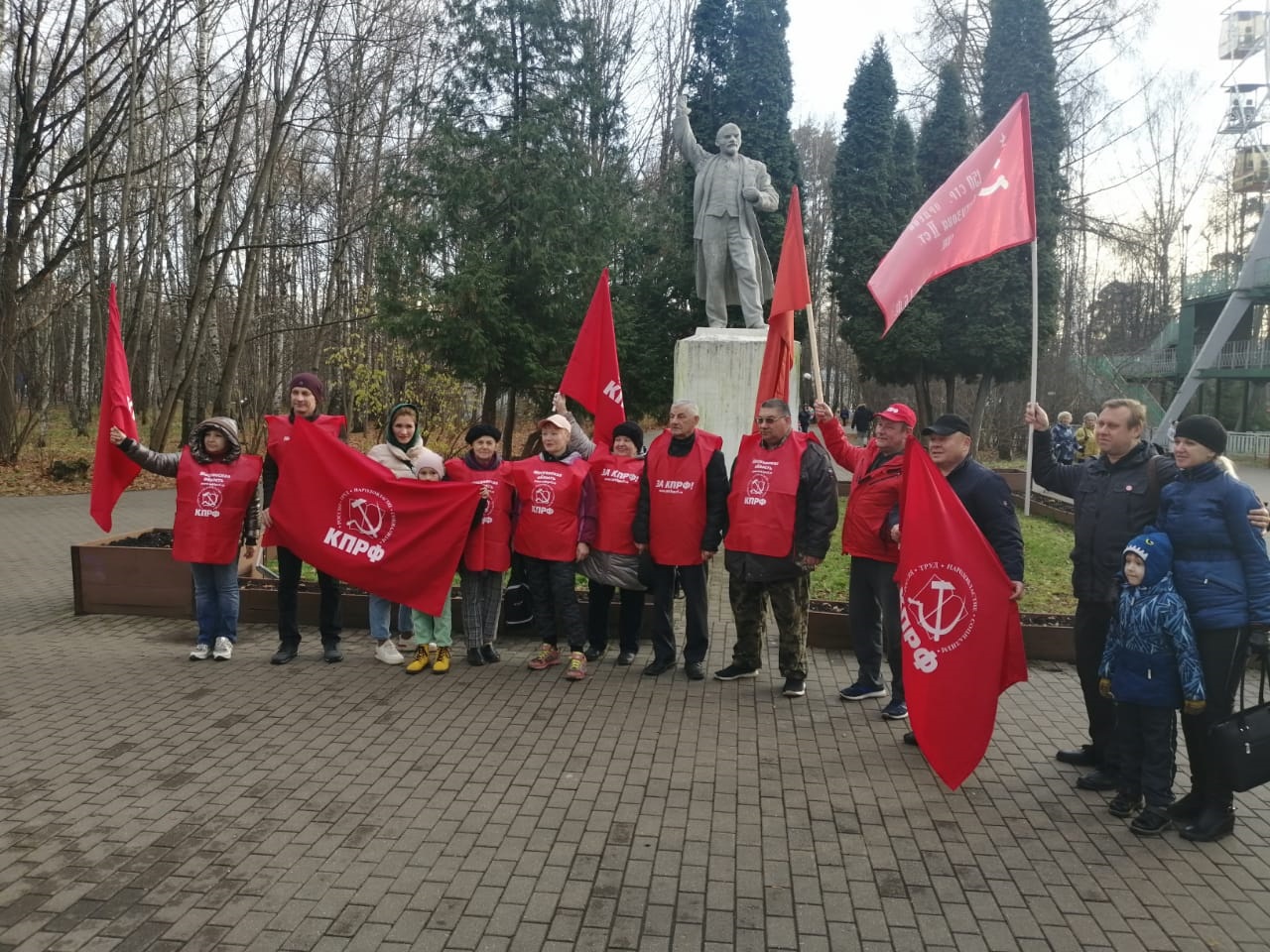 Коммунисты из Красногорска отдали дань уважения событию 1917 года