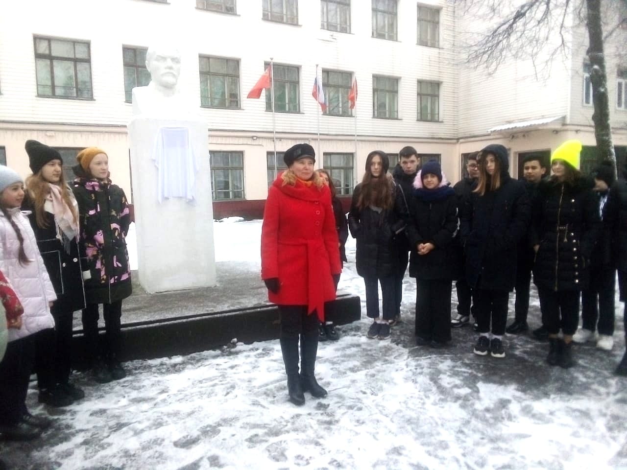 Открытие памятной таблички у бюста В.И. Ленина в Электростали