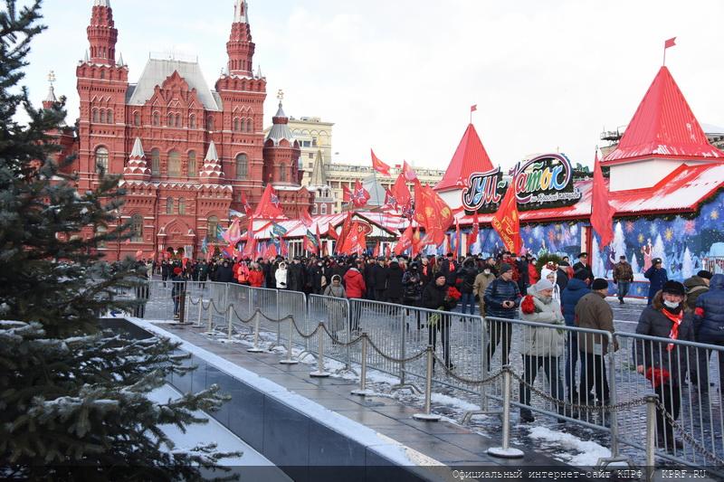 Возложение цветов в честь 80-летия начала контрнаступления советских войск под Москвой