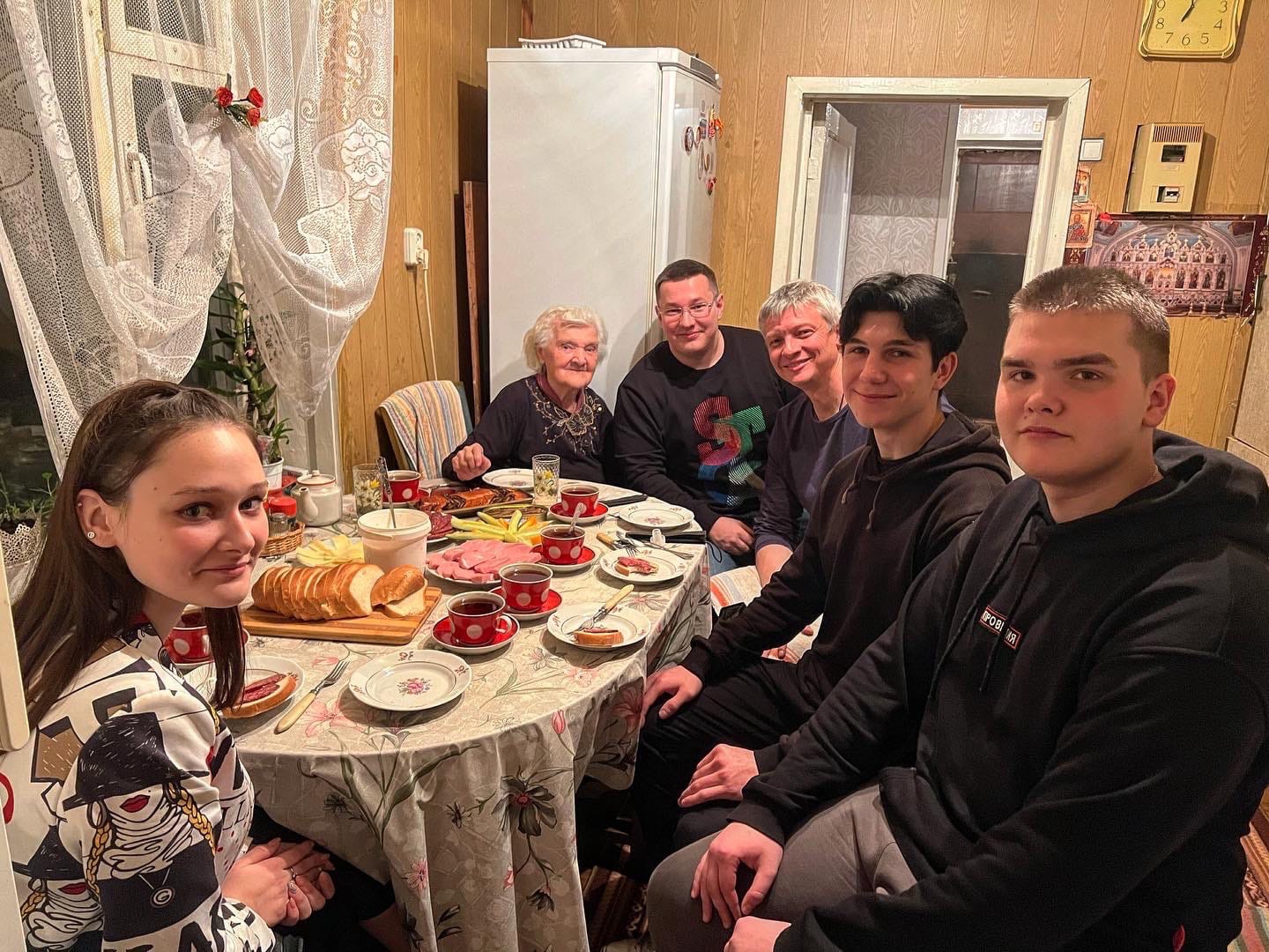 Чествовать поистине Великих людей нашего времени необходимо всегда!