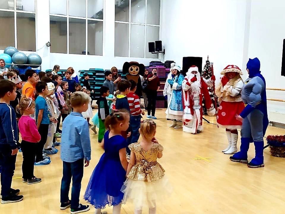 Благотворительное некоммерческое новогоднее мероприятие для детей из многодетных и малоимущих семей провели в Балашихе