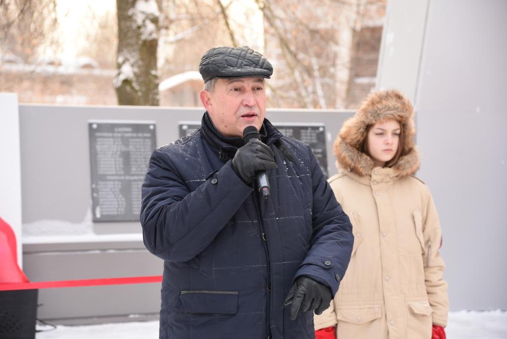 В деревне Савостино торжественно открыли обновленный памятник
