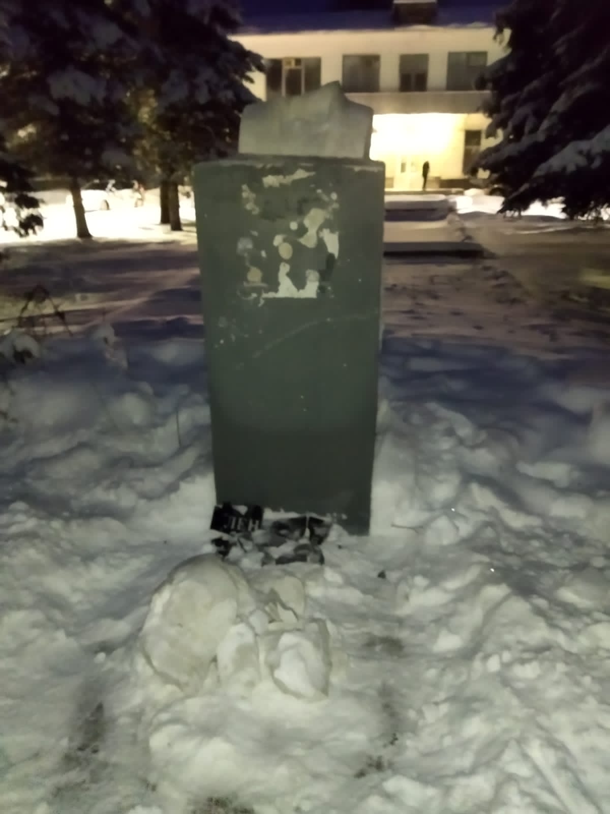 В Рошале похищен бюст Ленину