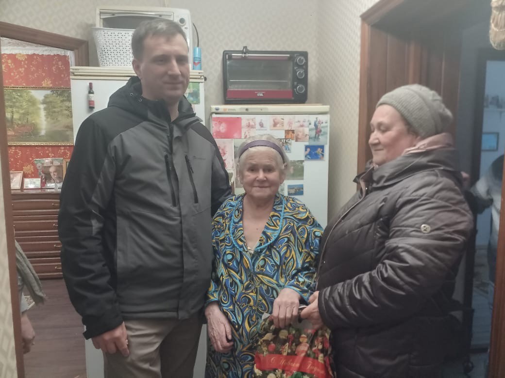 Коммунисты Балашихи поздравили жителей с наступающим Новым годом!