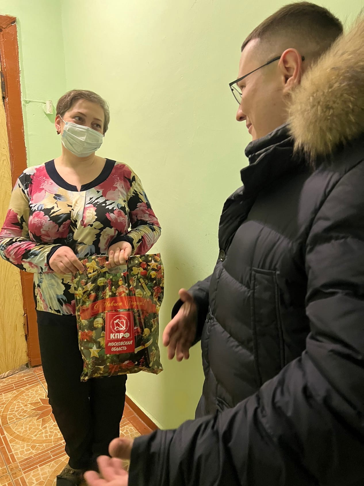 Коммунисты Балашихи поздравили жителей с наступающим Новым годом!