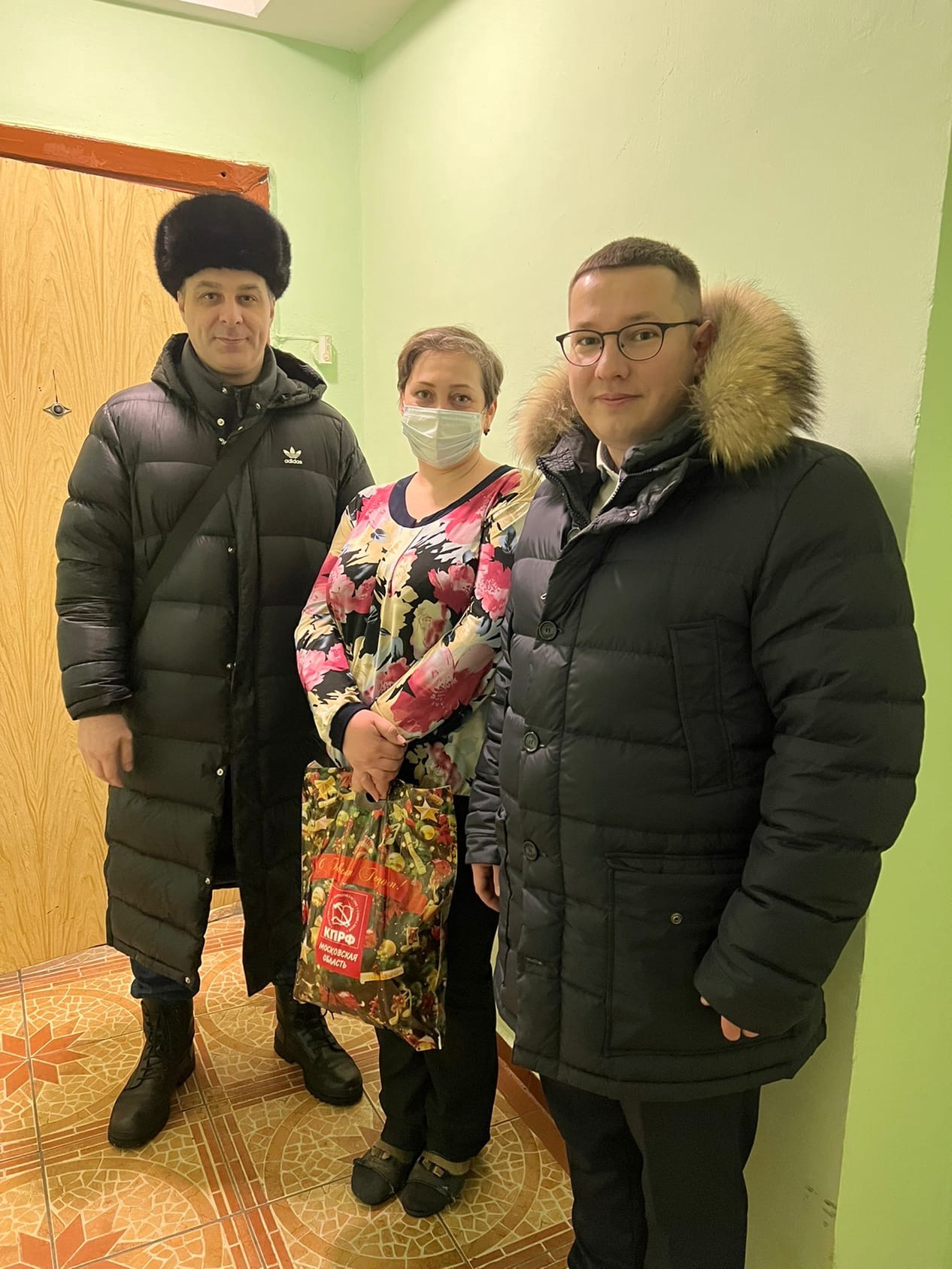 Коммунисты Балашихи поздравили жителей с наступающим Новым годом!