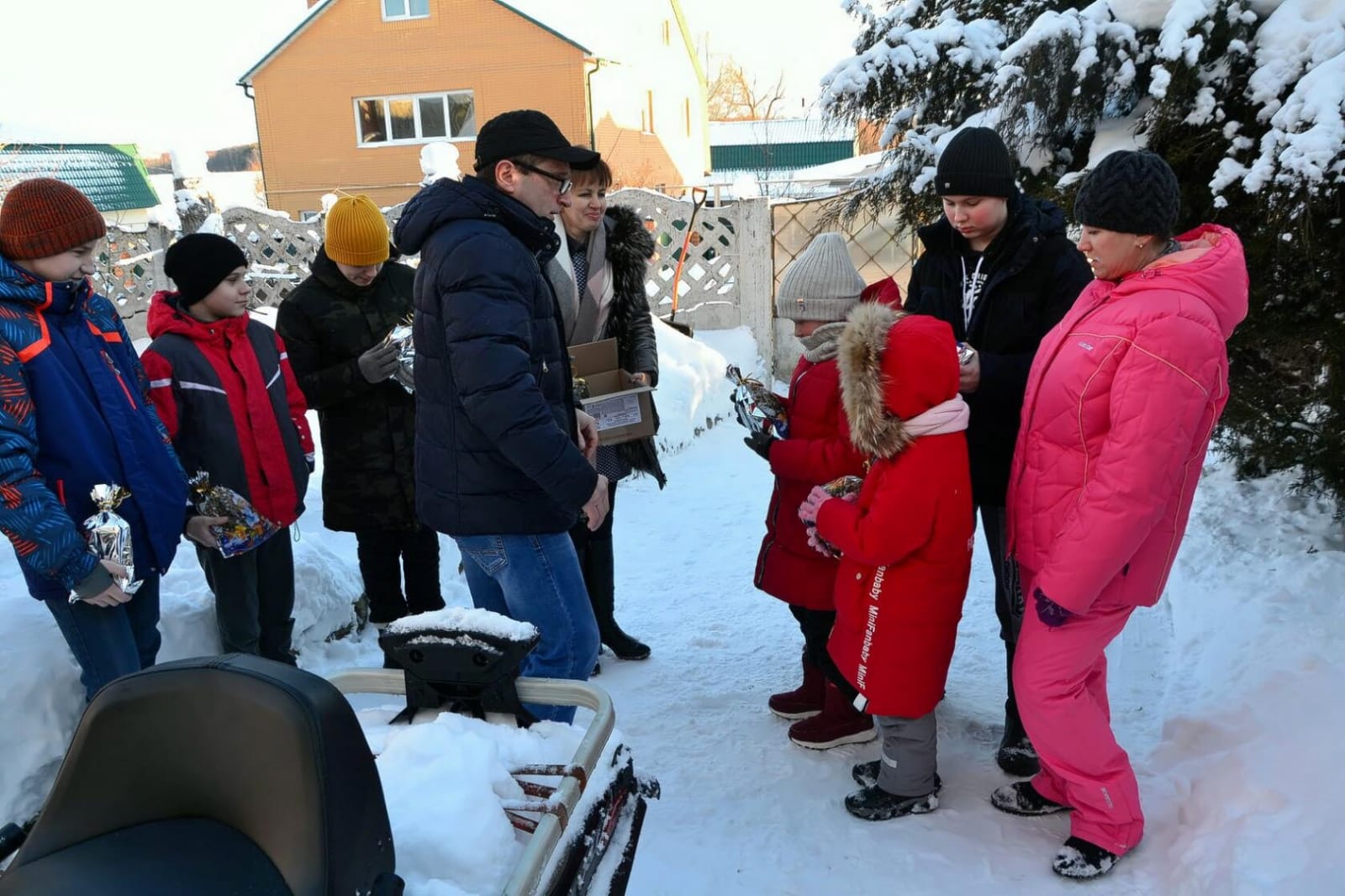 Рождественские подарки детям деревни Аладьино