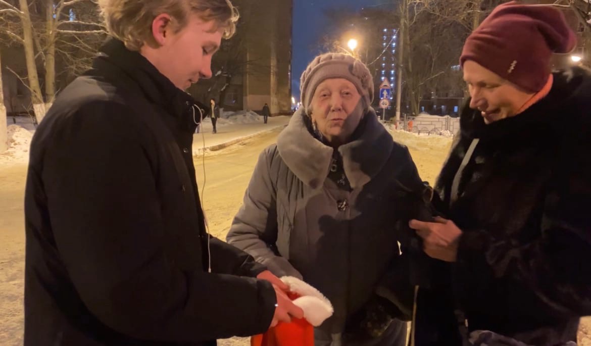Благотворительная акция «Красный колпак чудес» прошла в Балашихе