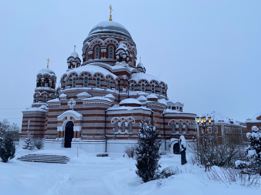 Сергей Стрельцов посетил Детский социально-реабилитационный центр при Троицком храме г. Коломна