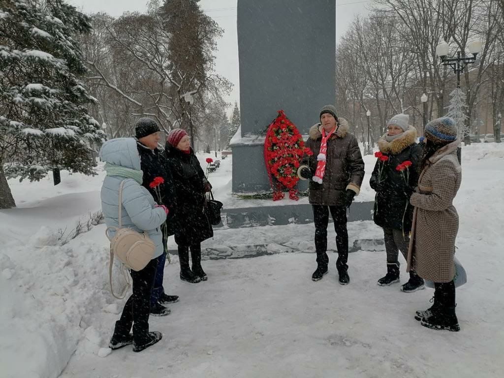 В.И. Ленин - гений, который отдал свою жизнь на построение нового мира – мира, где правит человек и труд!