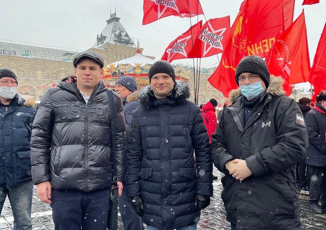 Комсомол Подмосковья принял участие в возложении цветов к Мавзолею и Мемориальному захоронению у Кремлевской стены на Красной площади