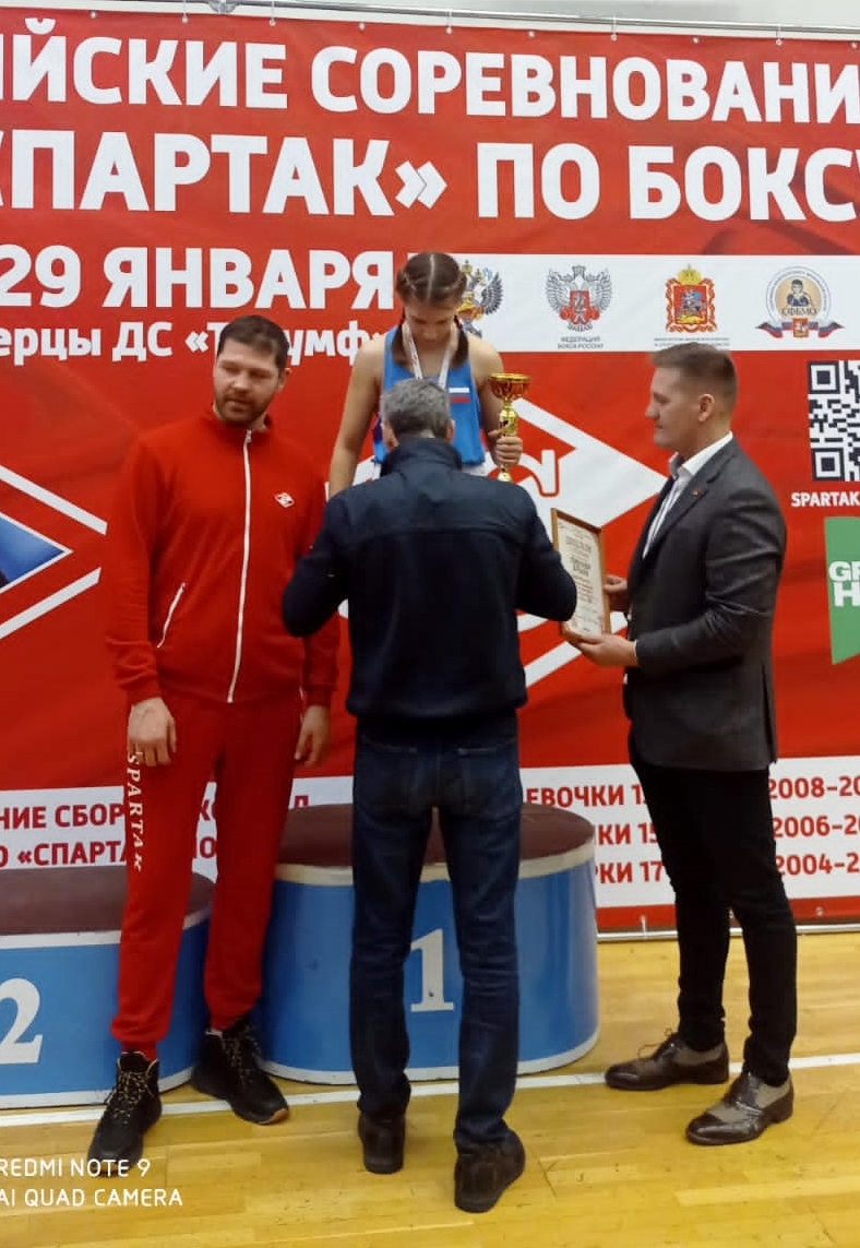 Кулаками махать мы тоже умеем…но только на ринге