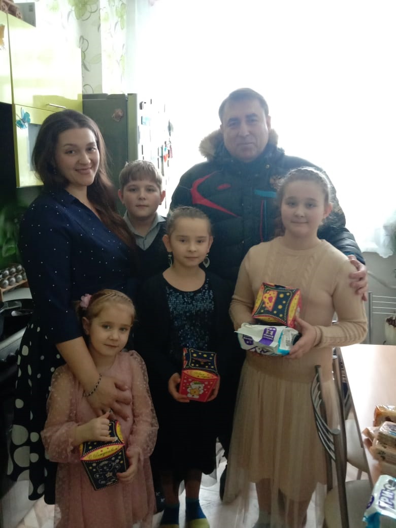 Ступинские коммунисты помогают многодетным семьям