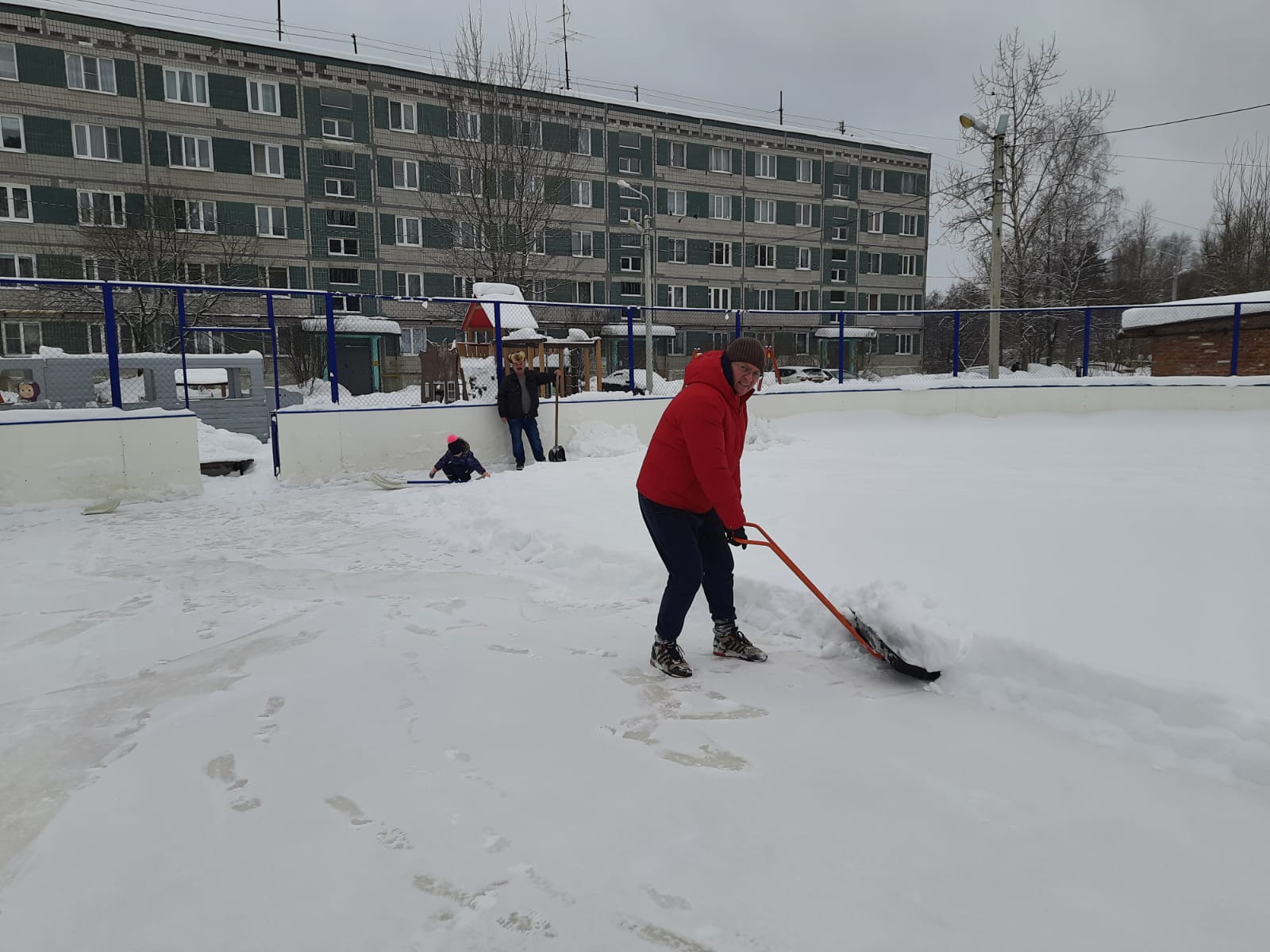 Снег и хоккей