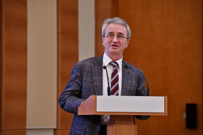 Г.А. Зюганов: Три отрасли, здравоохранение, образование и ЖКХ определяют качество жизни