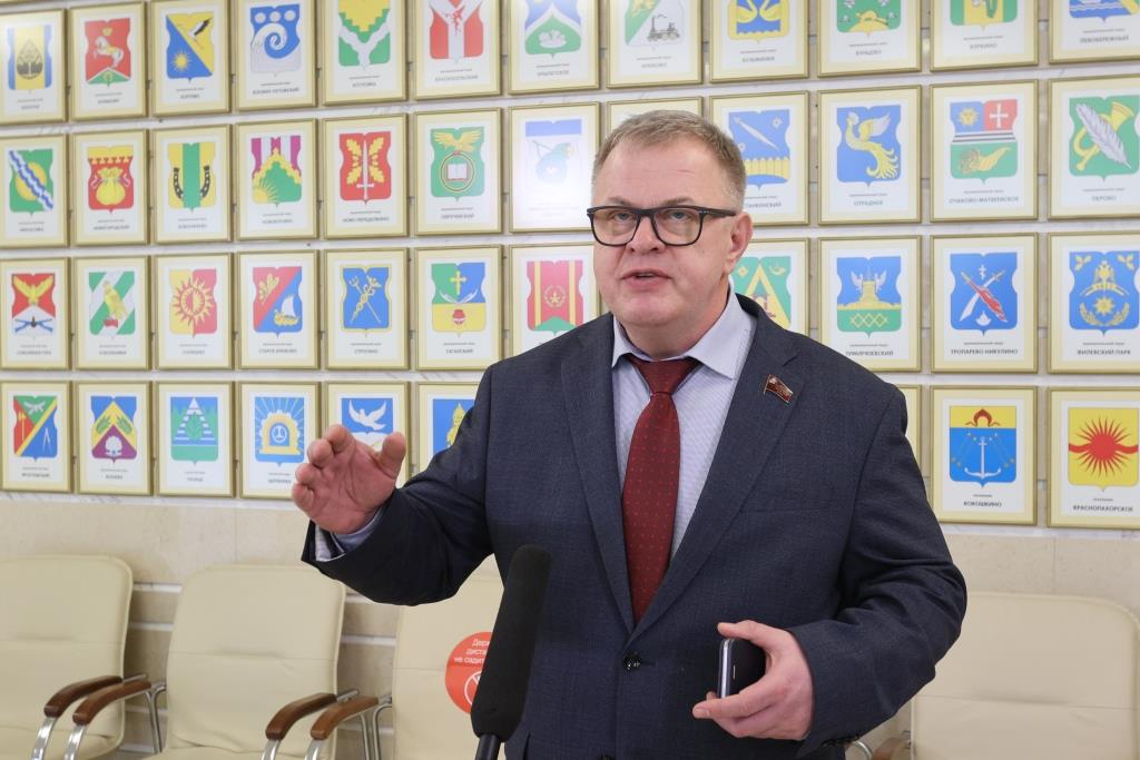 Депутат-коммунист Александр Наумов принял участие в открытии выставки «Государственные символы России: история и современность»