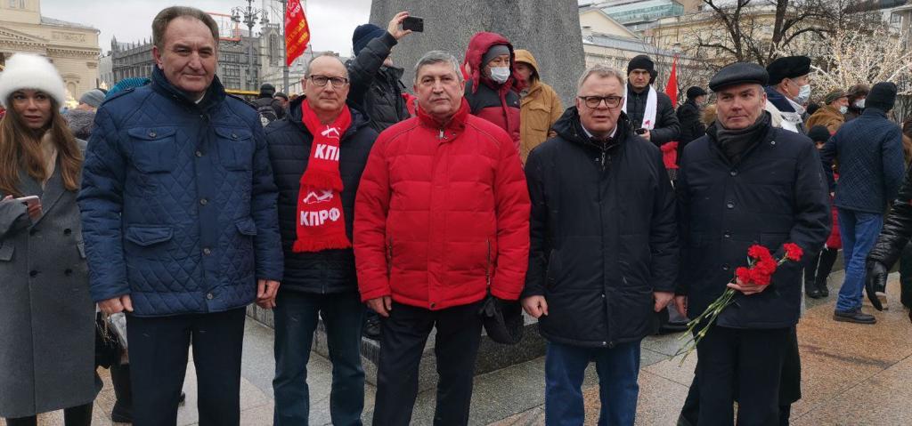 Во имя мира во всем мире!