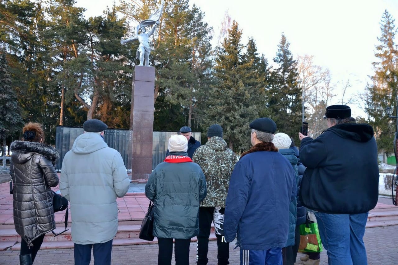 104-ю годовщину со дня образования Советской Армии и Военно-морского Флота отметили Озёрские коммунисты