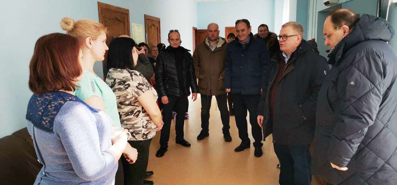 Коммунисты своих не бросают!