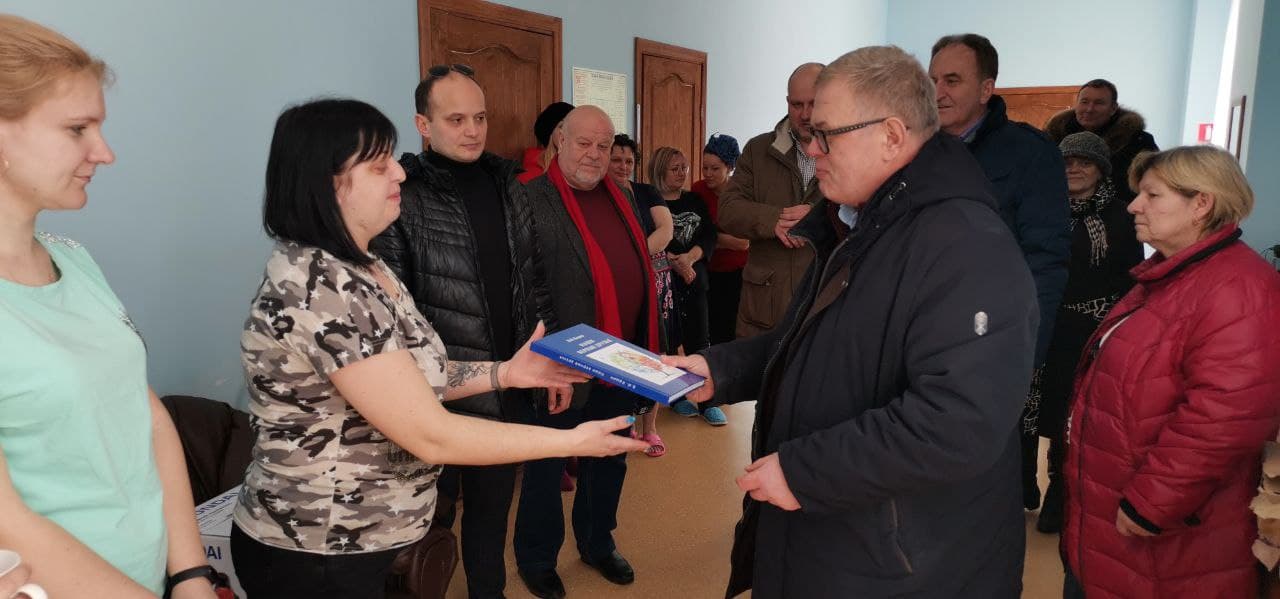 Коммунисты своих не бросают!