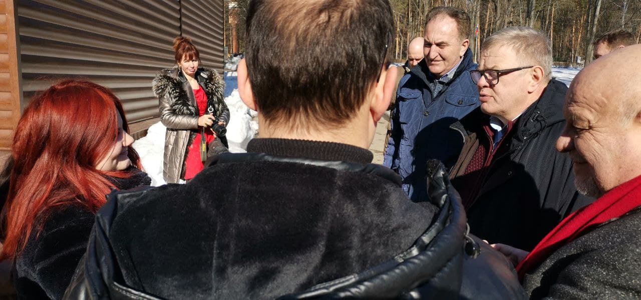 Коммунисты своих не бросают!