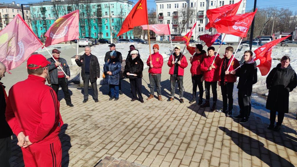 Автопробег в Любецах в поддержку ВС России