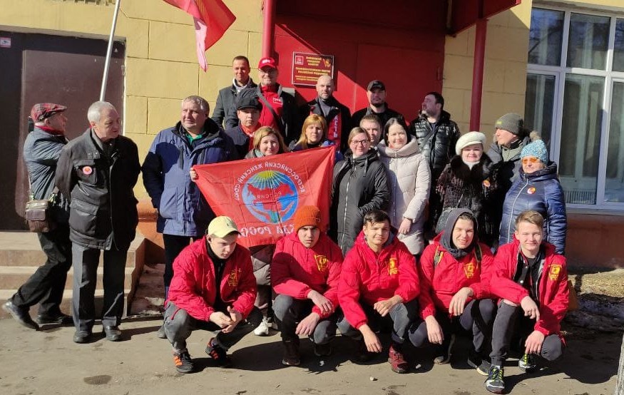 Автопробег в Любецах в поддержку ВС России