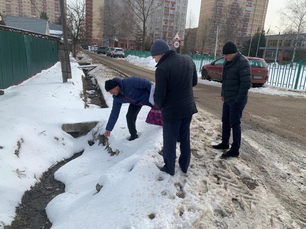 Фрязинские депутаты фракции КПРФ, регулярно проводят встречи с жителями и решают вопросы горожан