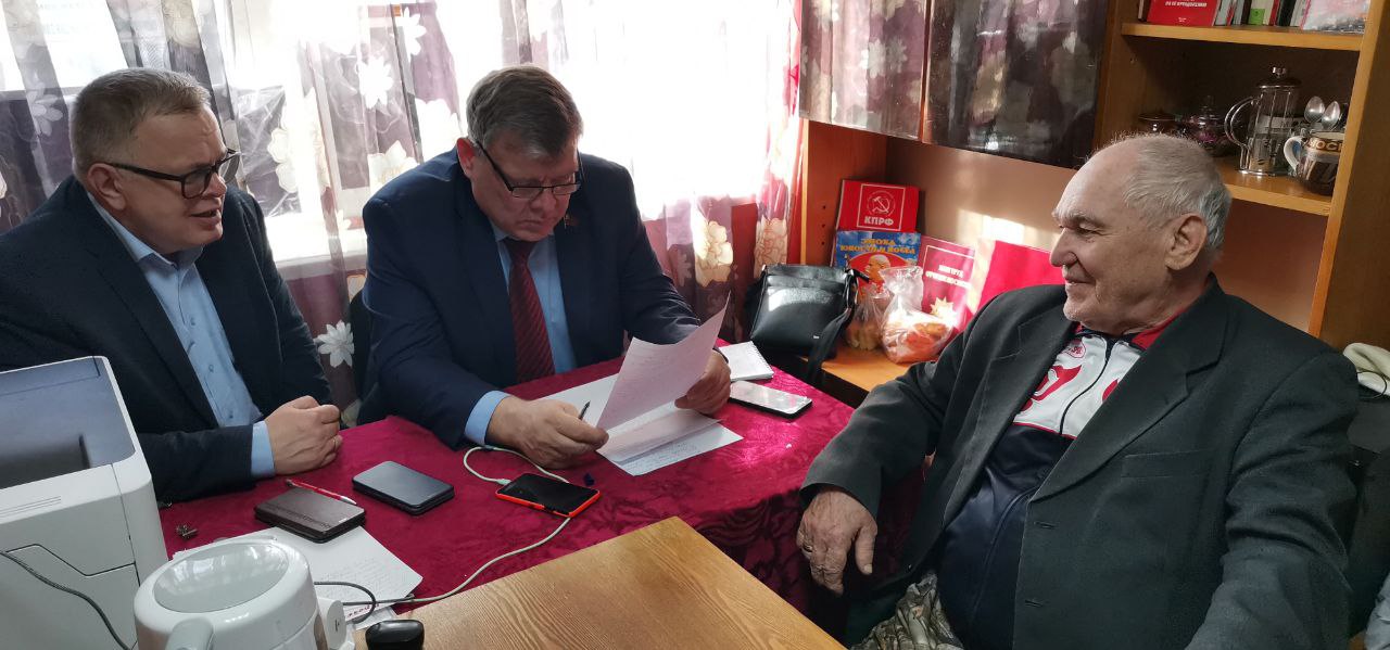 Депутаты-коммунисты Александр Наумов и Олег Емельянов провели прием граждан в наукограде Пущино
