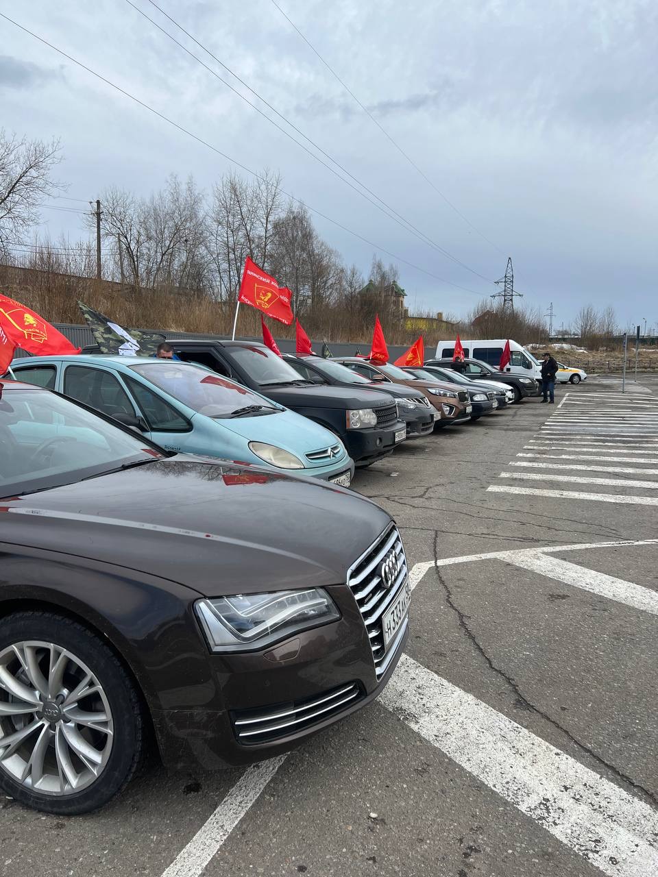 Коммунисты и комсомольцы Дмитровского ГК КПРФ приняли участие во втором этапе всероссийского патриотического массового автопробега