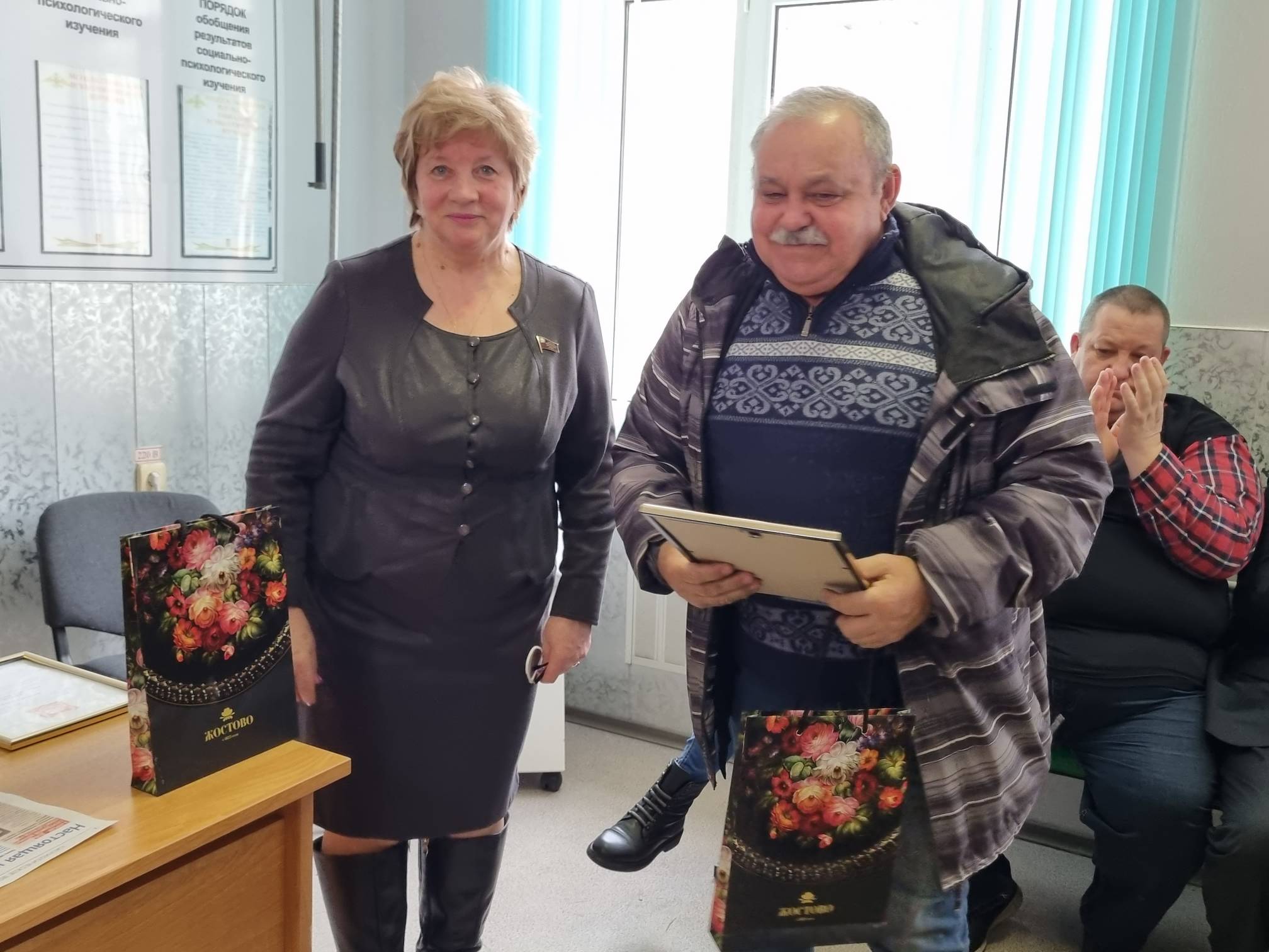 Депутат Московской областной Думы от КПРФ Татьяна Никитас поздравила с профессиональным праздником сотрудников Военного комиссариата г.о. Подольск
