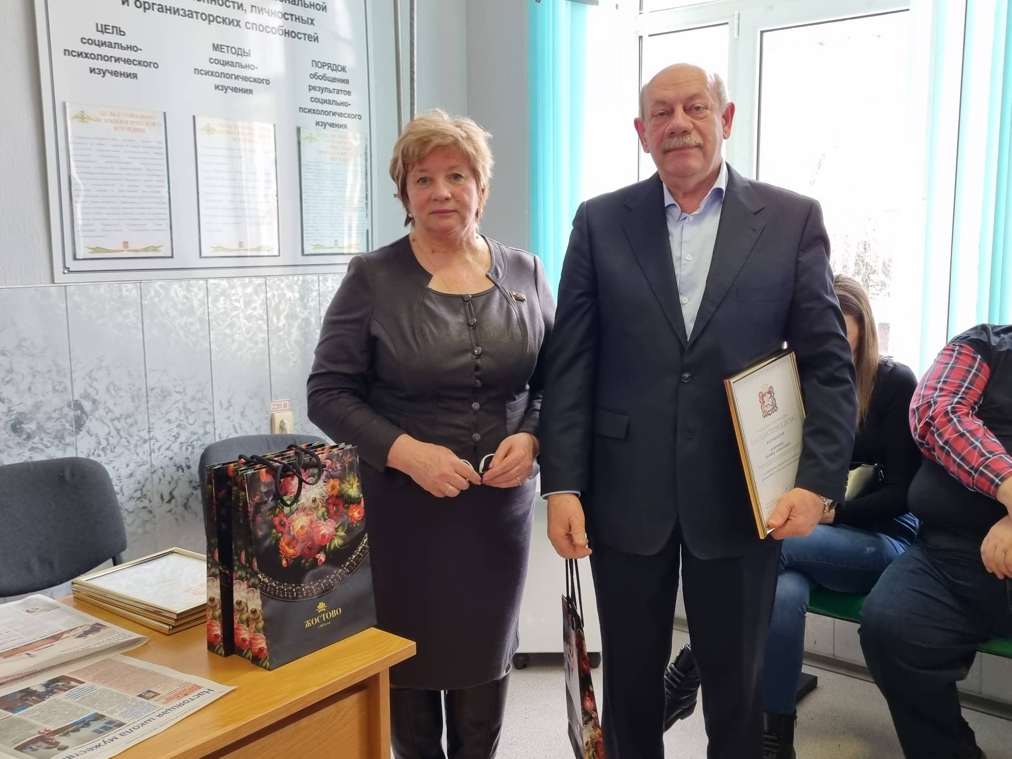 Депутат Московской областной Думы от КПРФ Татьяна Никитас поздравила с профессиональным праздником сотрудников Военного комиссариата г.о. Подольск