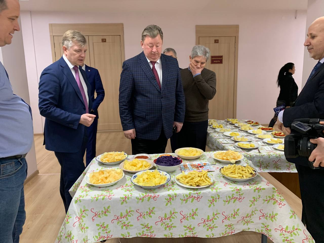 Заместитель Председателя ЦК КПРФ Владимир Кашин посетил с рабочим визитом ФГБНУ «ФИЦ картофеля им. Г.А. Лорха» и филиал ФИЦ картофеля ВНИИ крахмалопродуктов в г.о. Люберцы