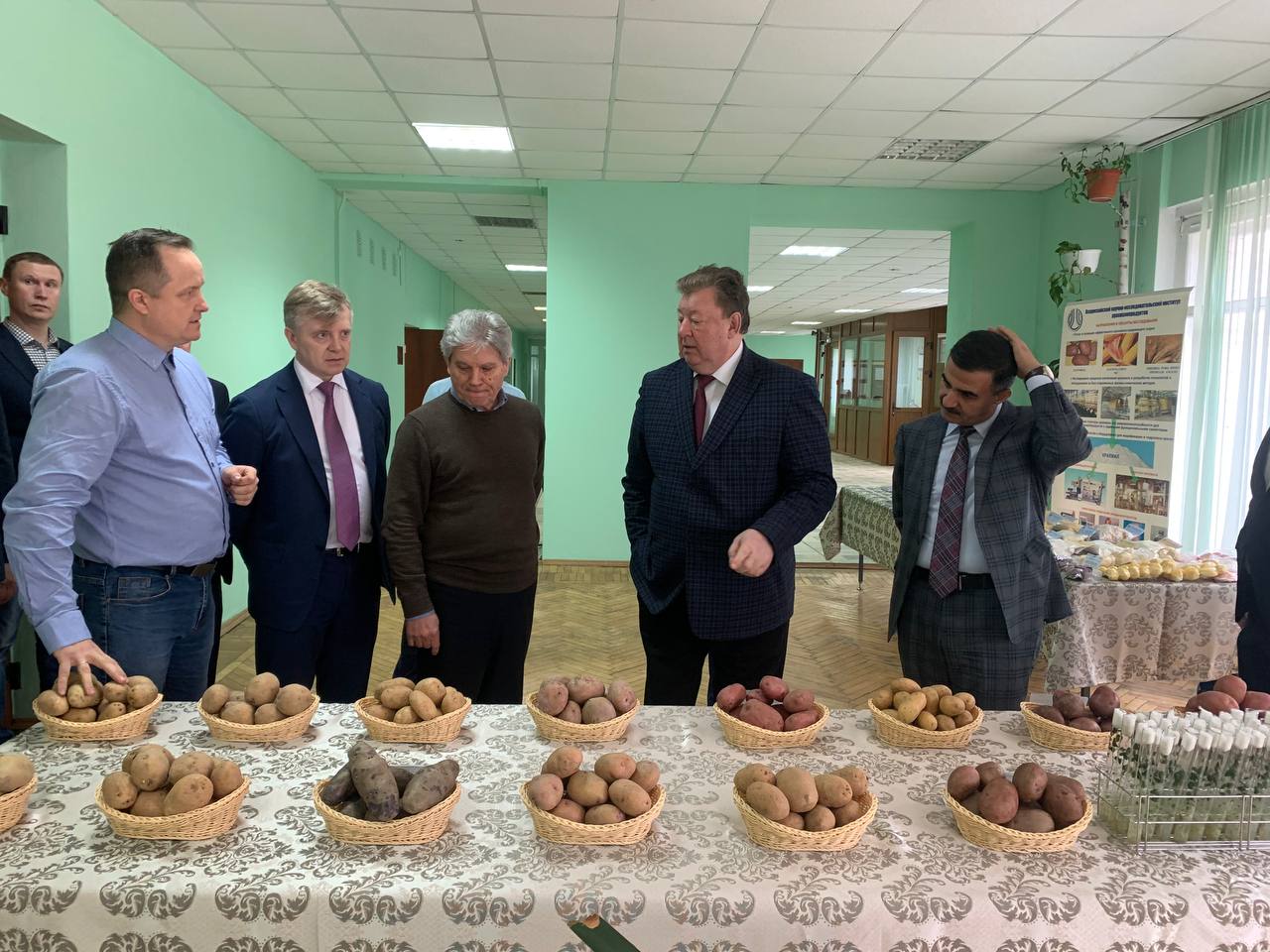 Заместитель Председателя ЦК КПРФ Владимир Кашин посетил с рабочим визитом ФГБНУ «ФИЦ картофеля им. Г.А. Лорха» и филиал ФИЦ картофеля ВНИИ крахмалопродуктов в г.о. Люберцы