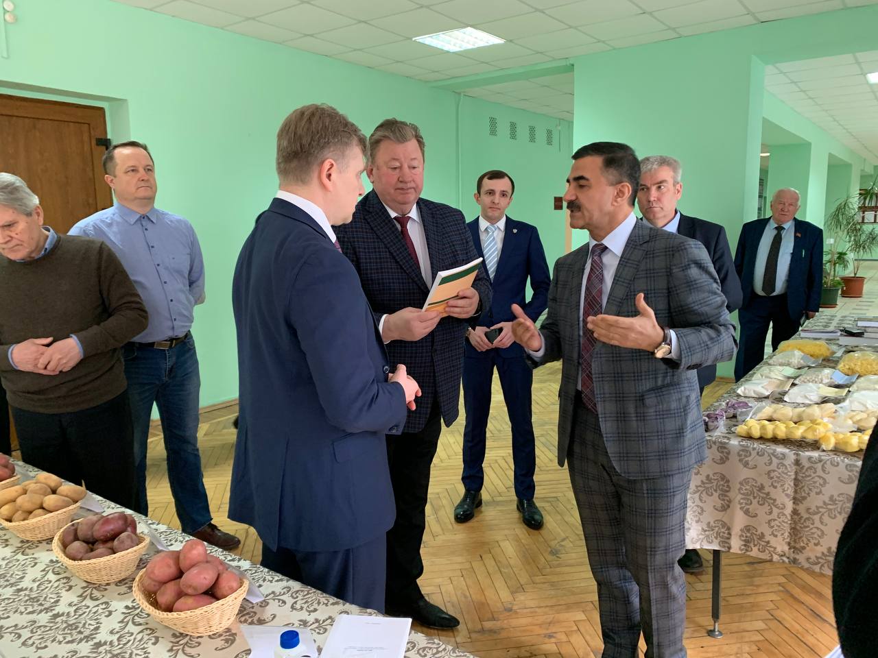 Заместитель Председателя ЦК КПРФ Владимир Кашин посетил с рабочим визитом ФГБНУ «ФИЦ картофеля им. Г.А. Лорха» и филиал ФИЦ картофеля ВНИИ крахмалопродуктов в г.о. Люберцы
