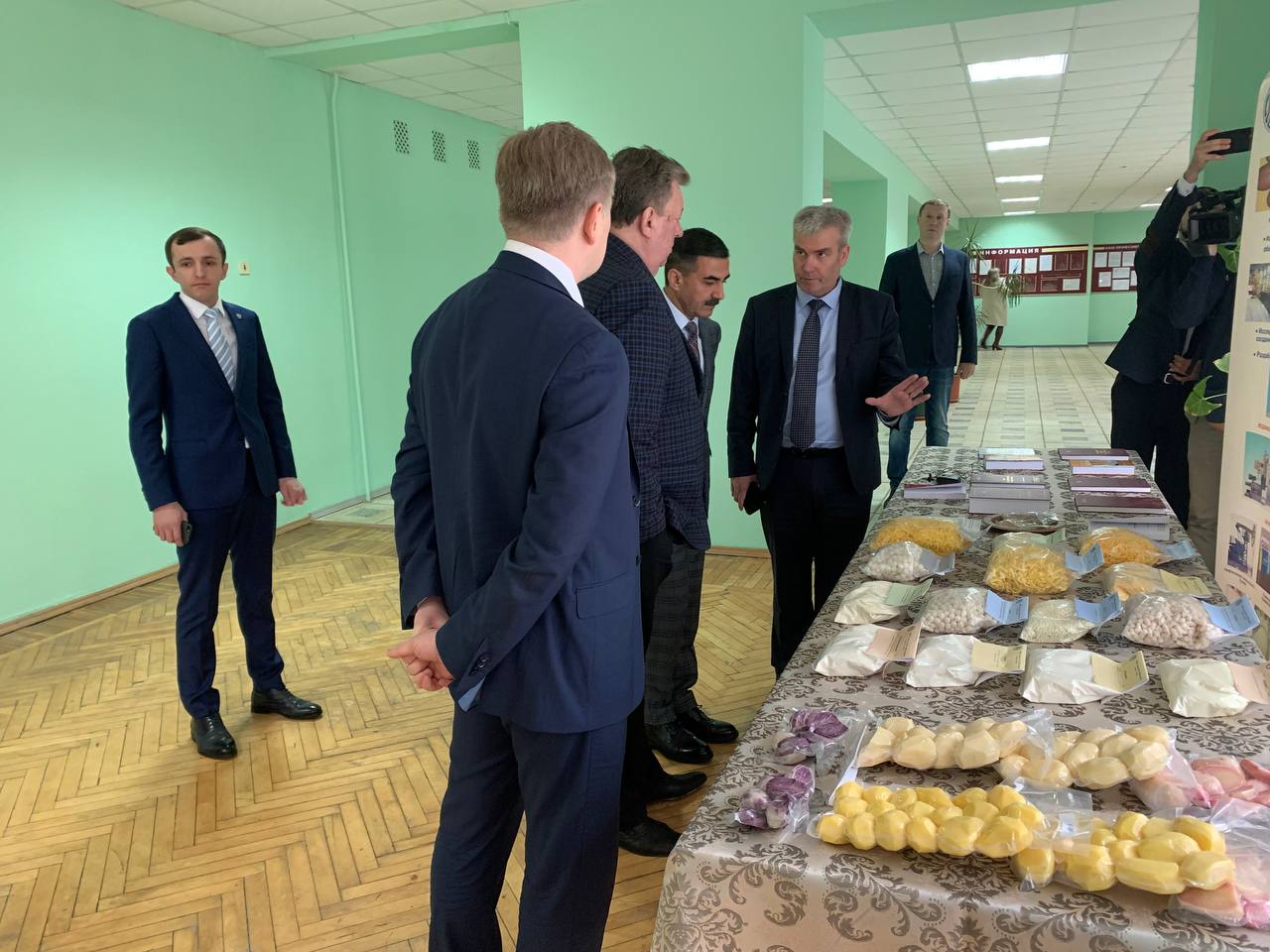 Заместитель Председателя ЦК КПРФ Владимир Кашин посетил с рабочим визитом ФГБНУ «ФИЦ картофеля им. Г.А. Лорха» и филиал ФИЦ картофеля ВНИИ крахмалопродуктов в г.о. Люберцы