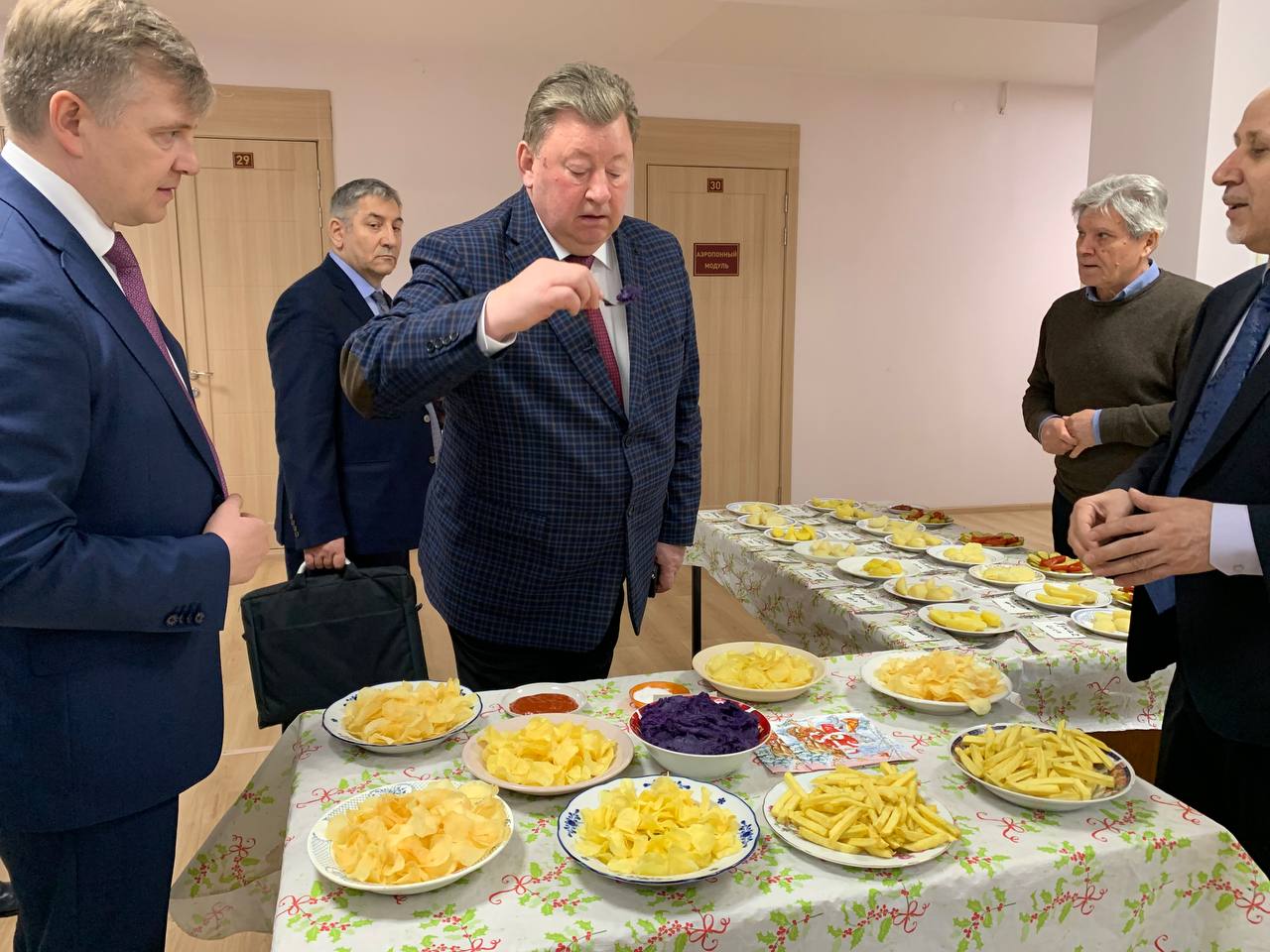 Заместитель Председателя ЦК КПРФ Владимир Кашин посетил с рабочим визитом ФГБНУ «ФИЦ картофеля им. Г.А. Лорха» и филиал ФИЦ картофеля ВНИИ крахмалопродуктов в г.о. Люберцы