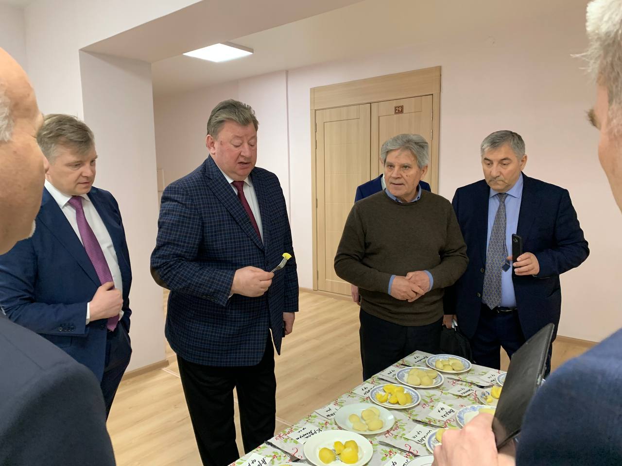 Заместитель Председателя ЦК КПРФ Владимир Кашин посетил с рабочим визитом ФГБНУ «ФИЦ картофеля им. Г.А. Лорха» и филиал ФИЦ картофеля ВНИИ крахмалопродуктов в г.о. Люберцы