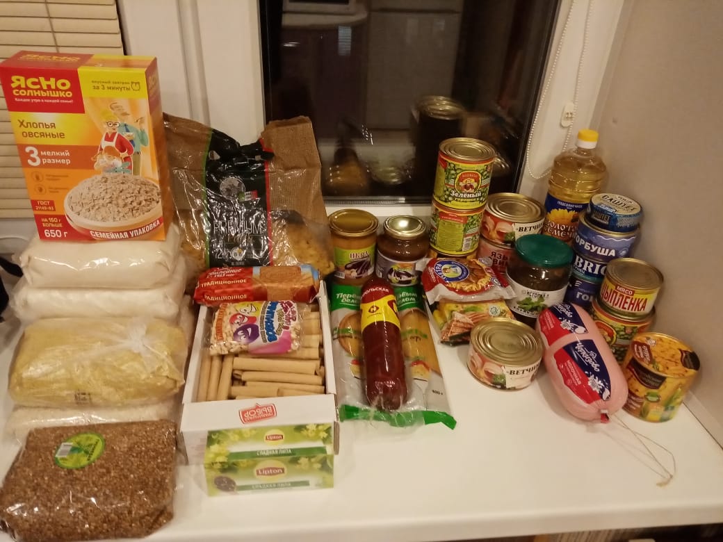 Клинские коммунисты помогли семье беженцев из Донбасса