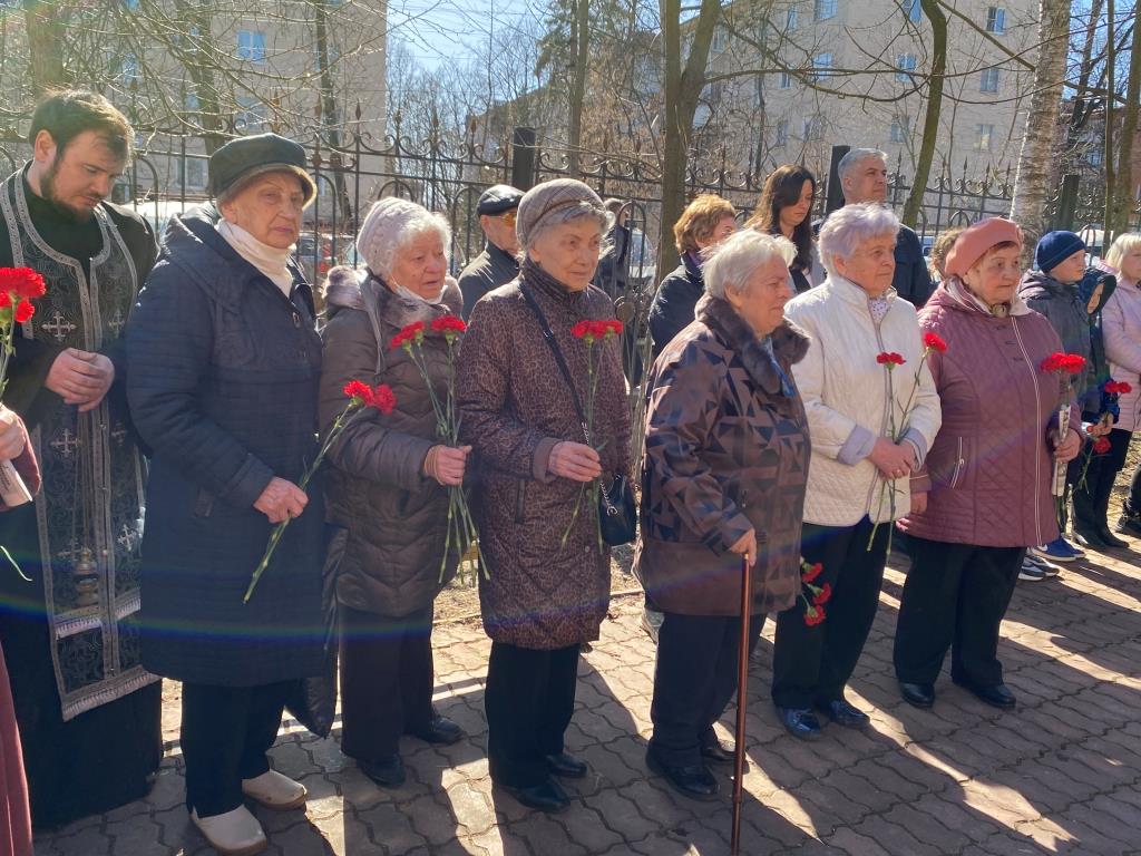 Пока живем, мы помним… 11 апреля ...