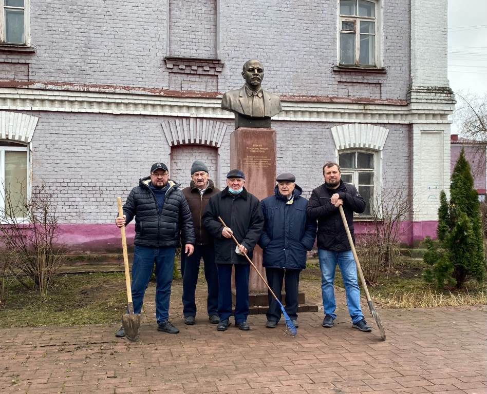 Первичное отделение «Центр» Раменского городского отделения КПРФ на субботнике