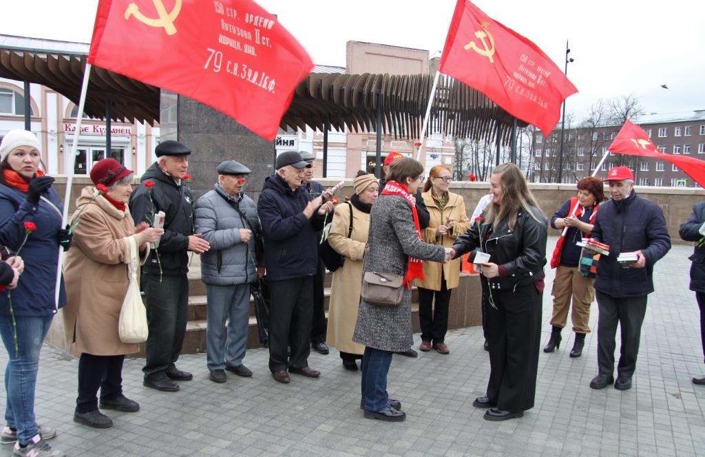 Коммунисты Серпухова почтили память о В.И. Ленине