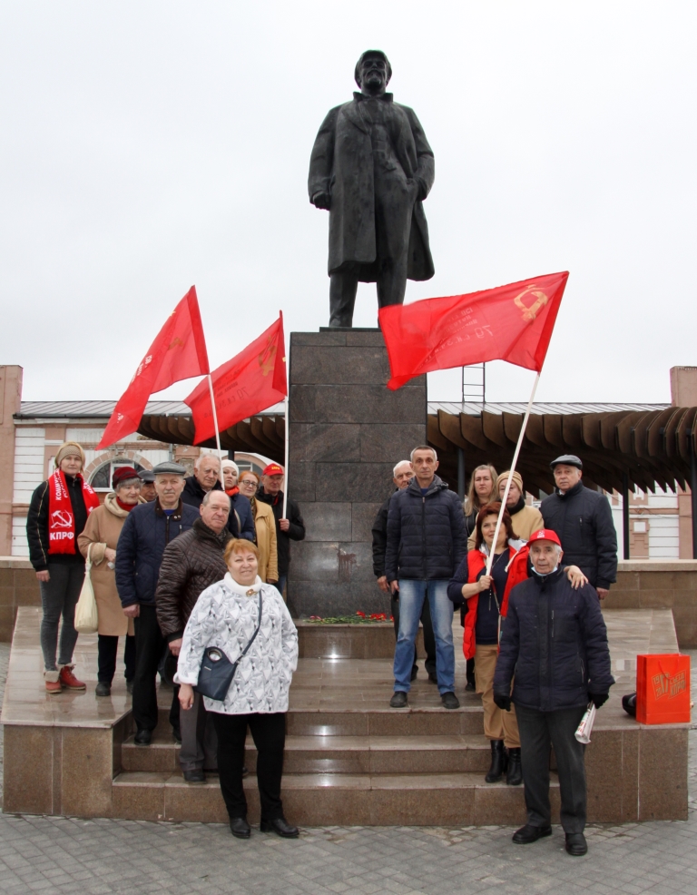 Коммунисты Серпухова почтили память о В.И. Ленине