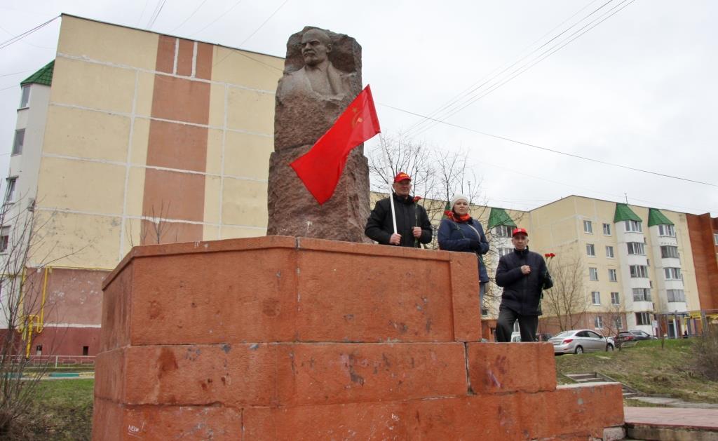 Коммунисты Серпухова почтили память о В.И. Ленине