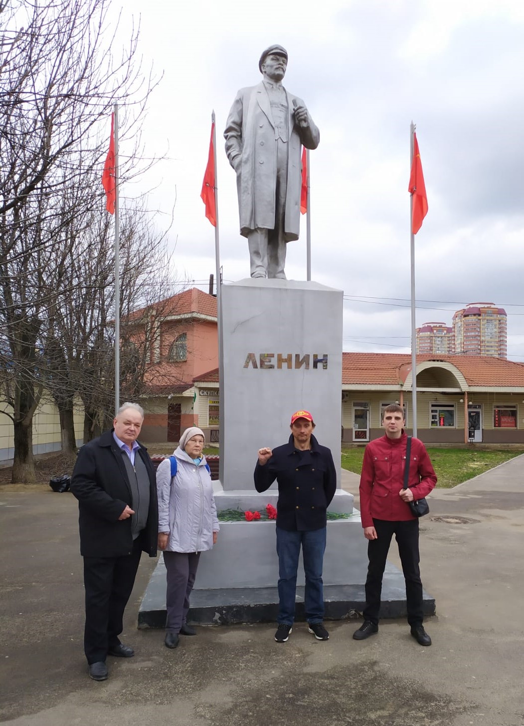 Пушкинские коммунисты почтили память о В.И. Ленине