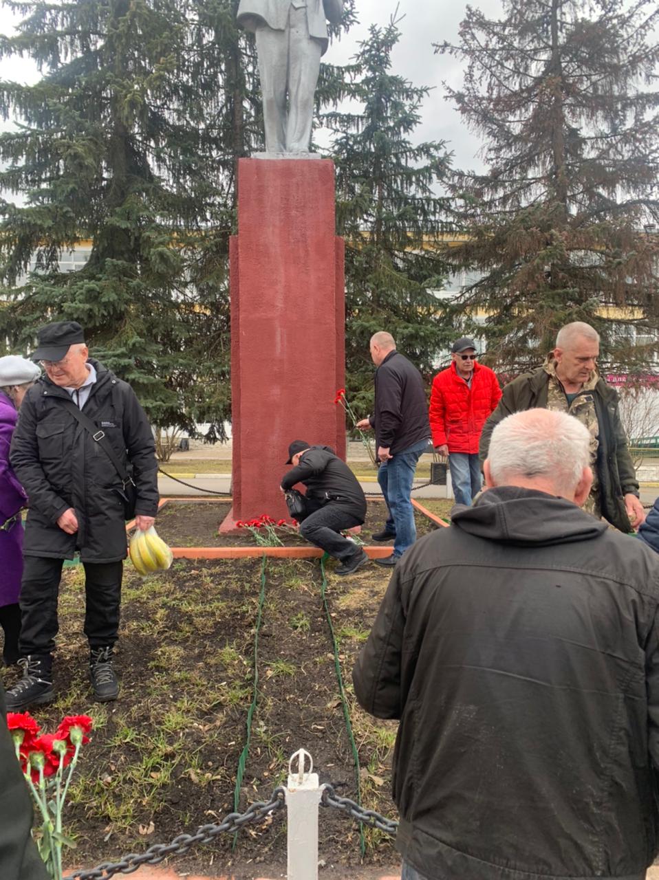 Пушкинские коммунисты почтили память о В.И. Ленине