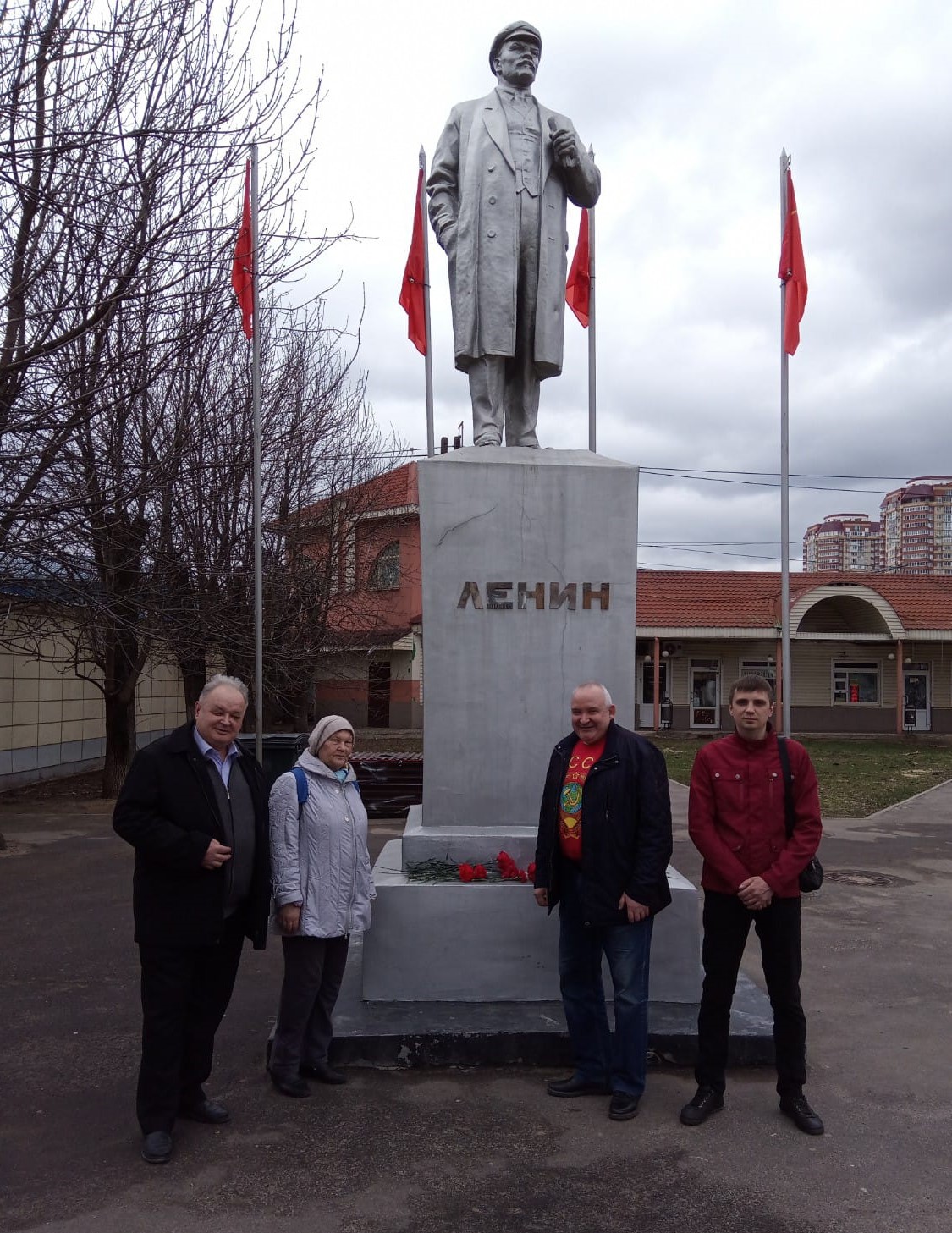 Пушкинские коммунисты почтили память о В.И. Ленине