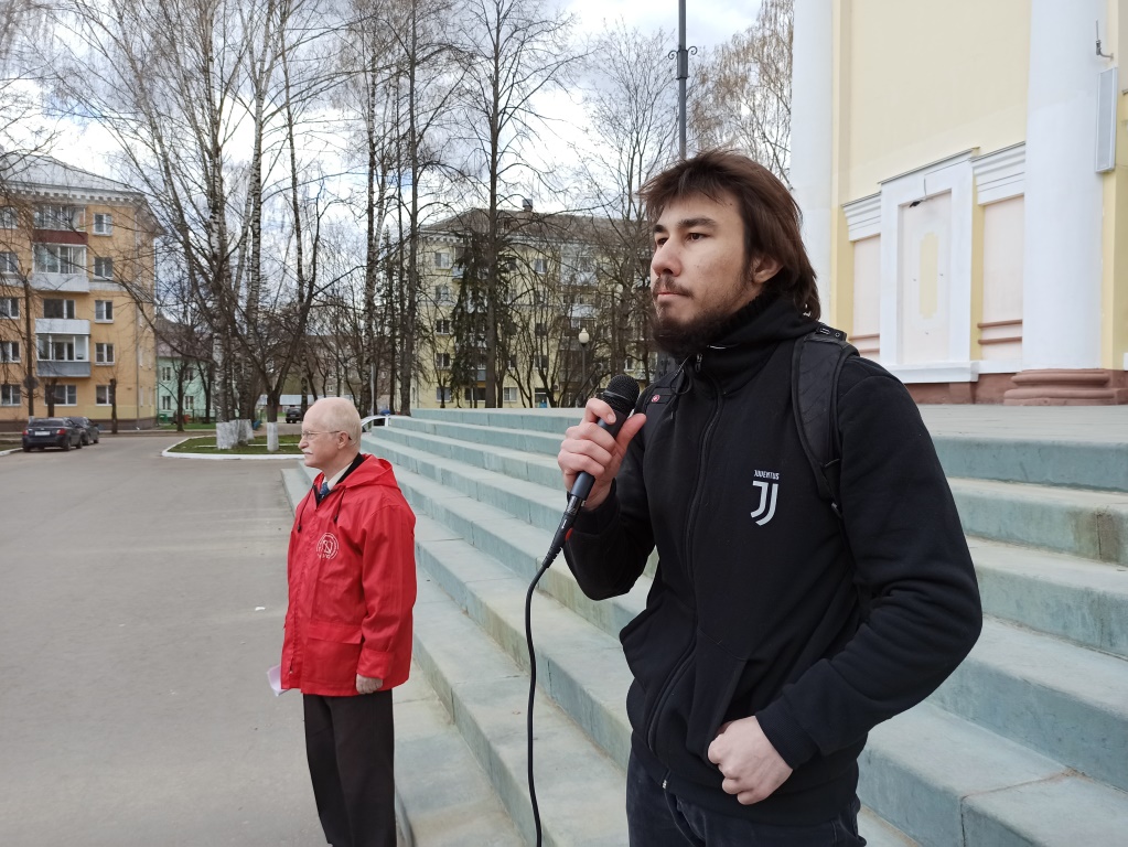 Первомайская акция в Дубне – поддержка армии и помощь Новороссии